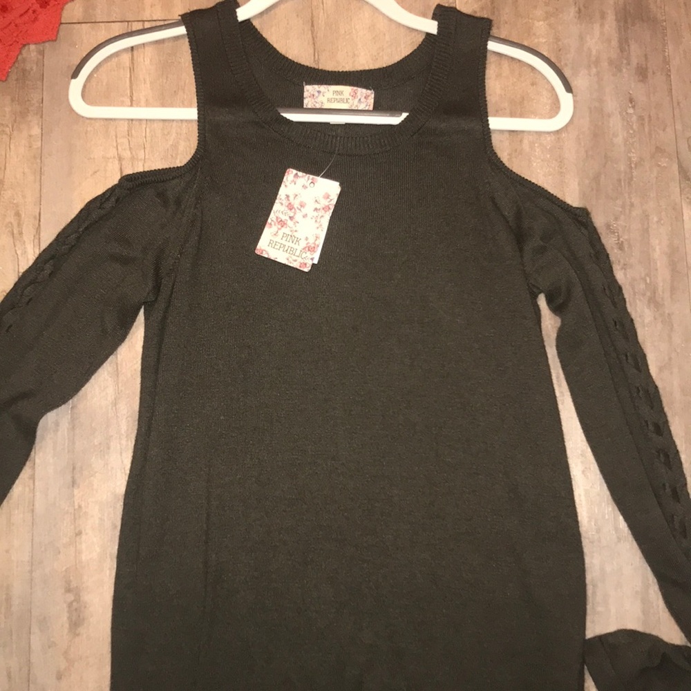 Long Sleeve Green Top